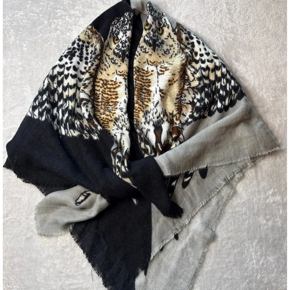 The Pyramid Collection Brown Owl Soft Blanket Throw Wrap With Fringe 55x55